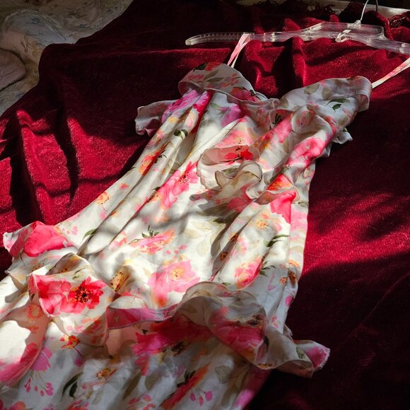 GORGEOUS FLORAL RUFFLE DRESS DROPPING SOON! SIZE SMALL Satin Sheen - Picture 5 of 6